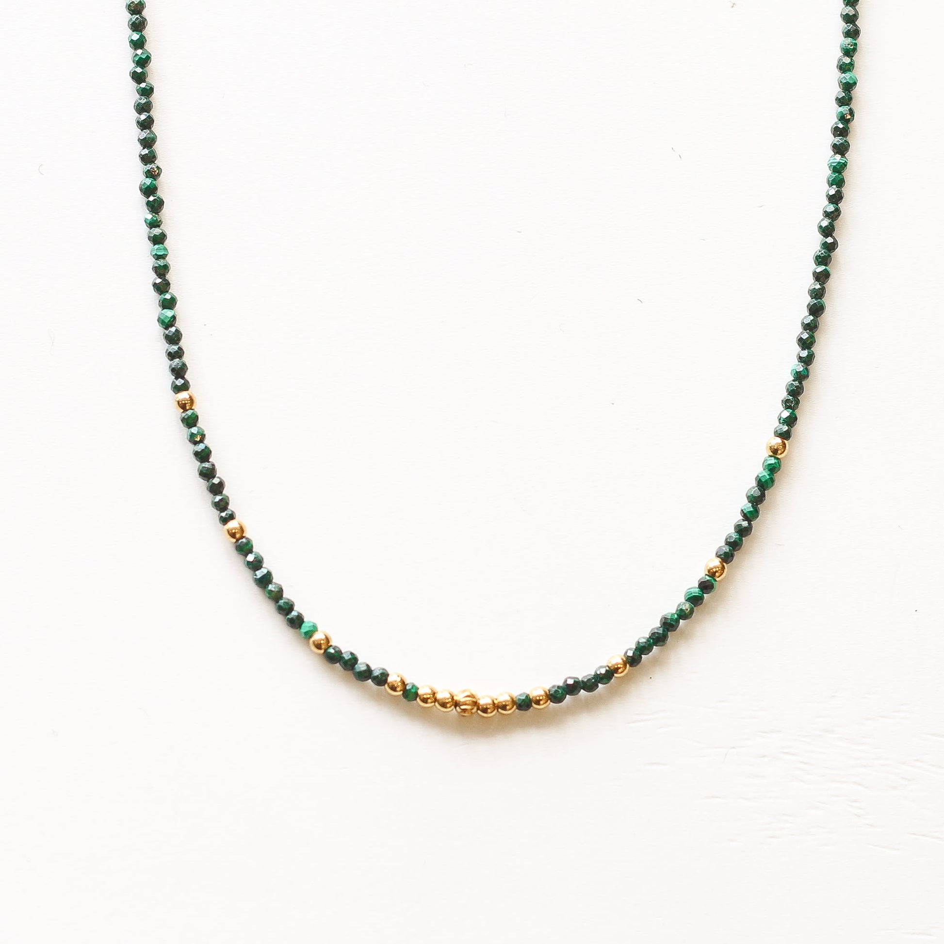Collier Malachite perlé fin, bijou femme pierres naturelles Mahny.