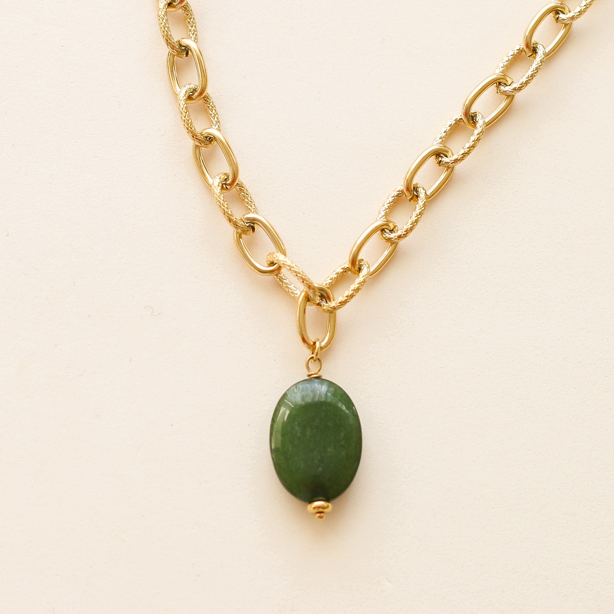 collier en Néphrite jade et chaine épaisse pour femme