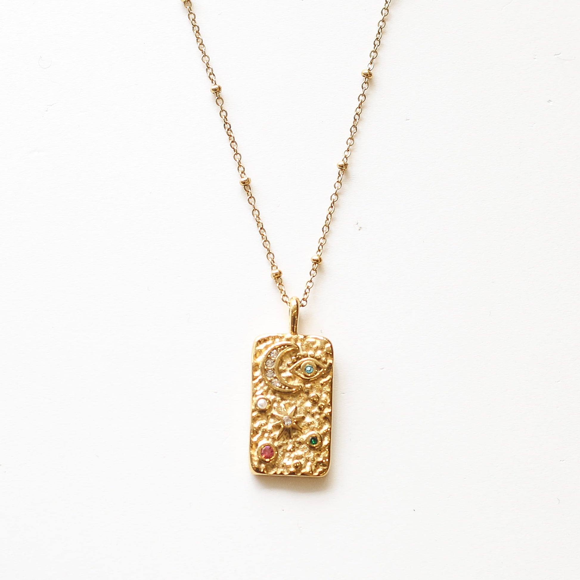 Collier Médaillon Lune, Mahny bijoux pierre fine.