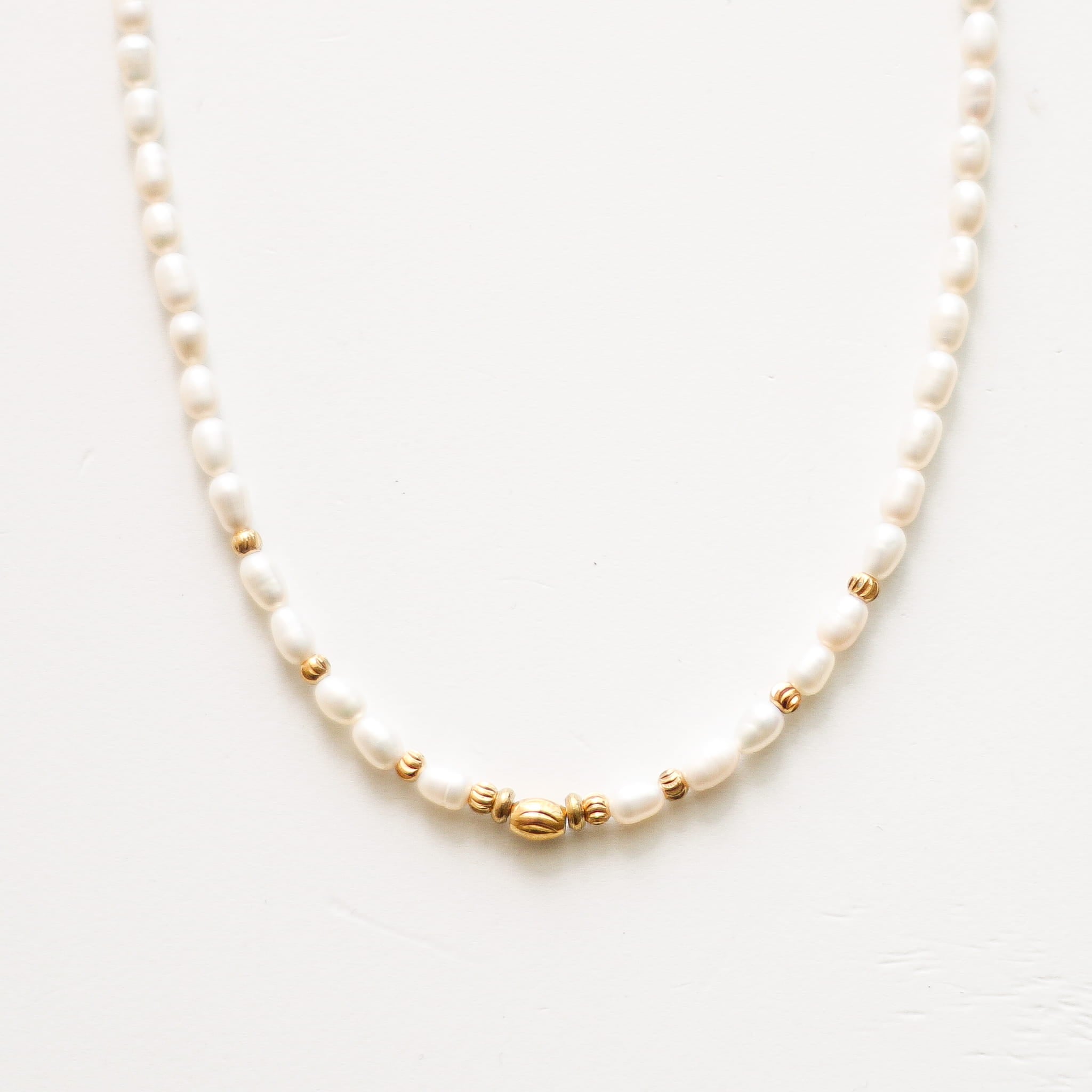 Collier en perle d'eau douce, pierre naturelle fine.