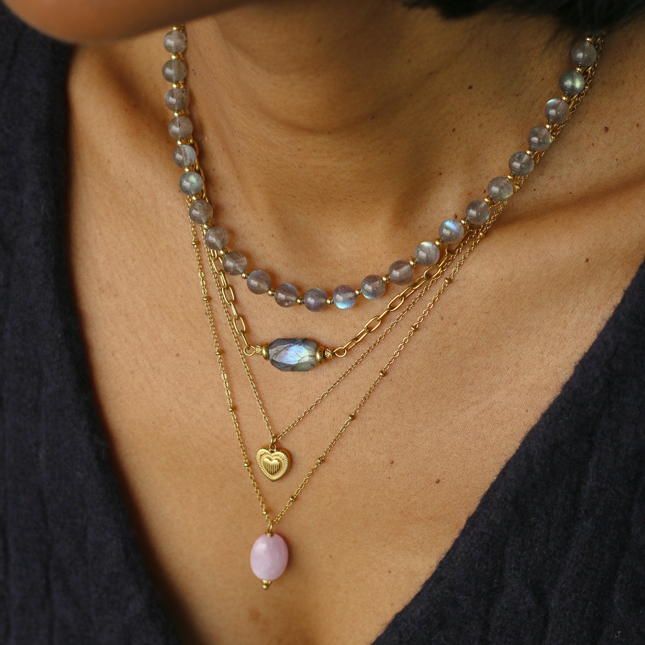 collier fin avec pendentif coeur monté à la main à Paris