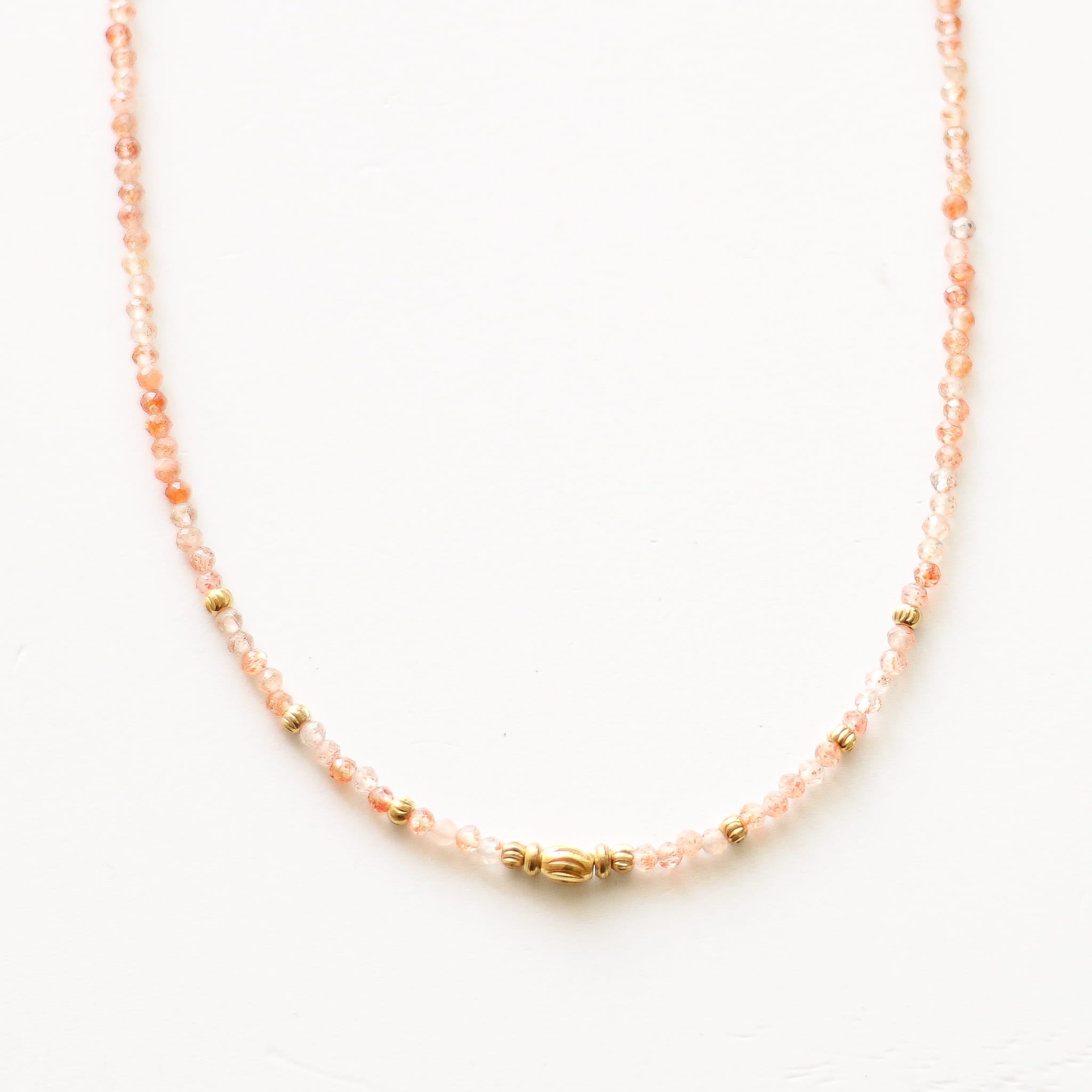 Collier en pierre de soleil, pierre naturelle.