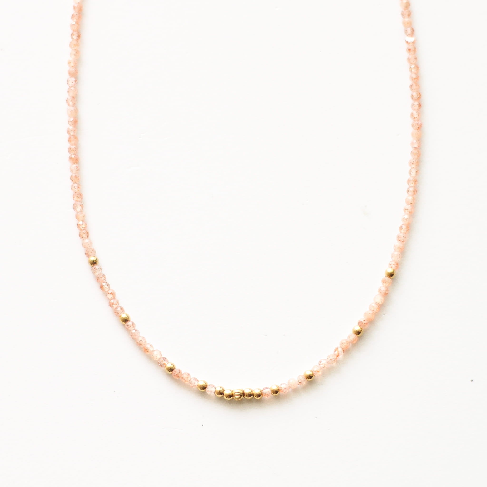 Collier en pierre de soleil, bijou femme.