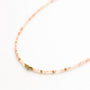Collier en pierre de soleil, assemblé à la main.