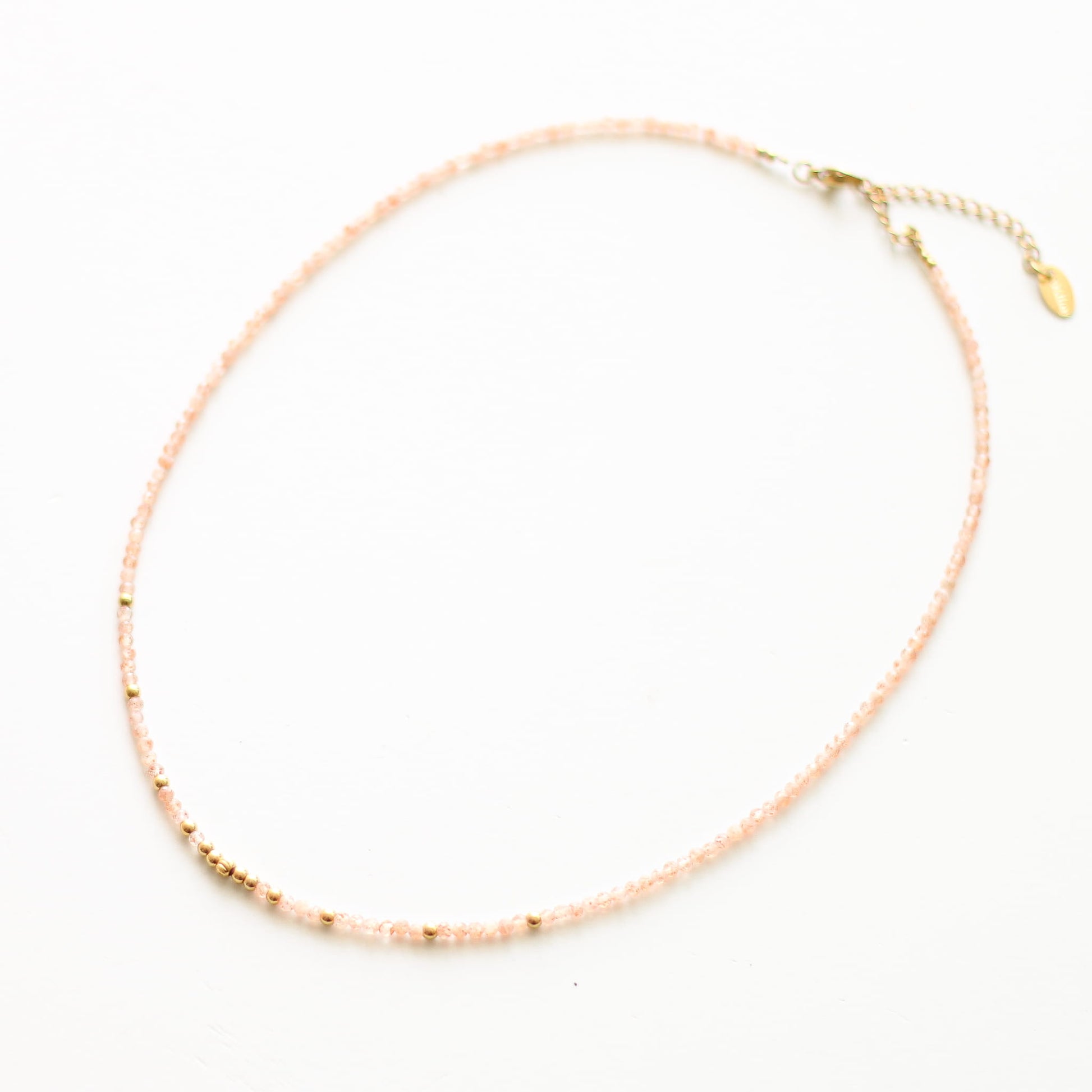Collier en pierre de soleil, hypoallergénique.