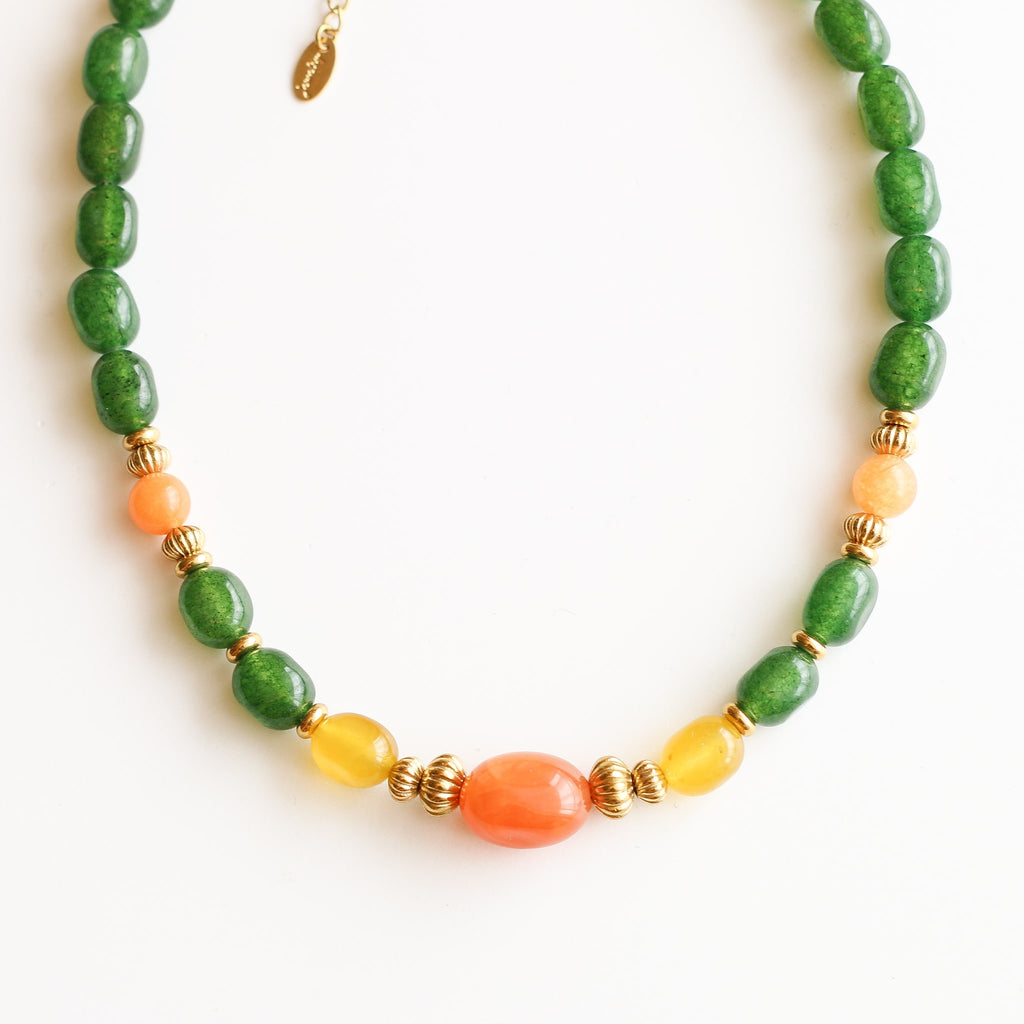 collier pierre verte cornaline doré