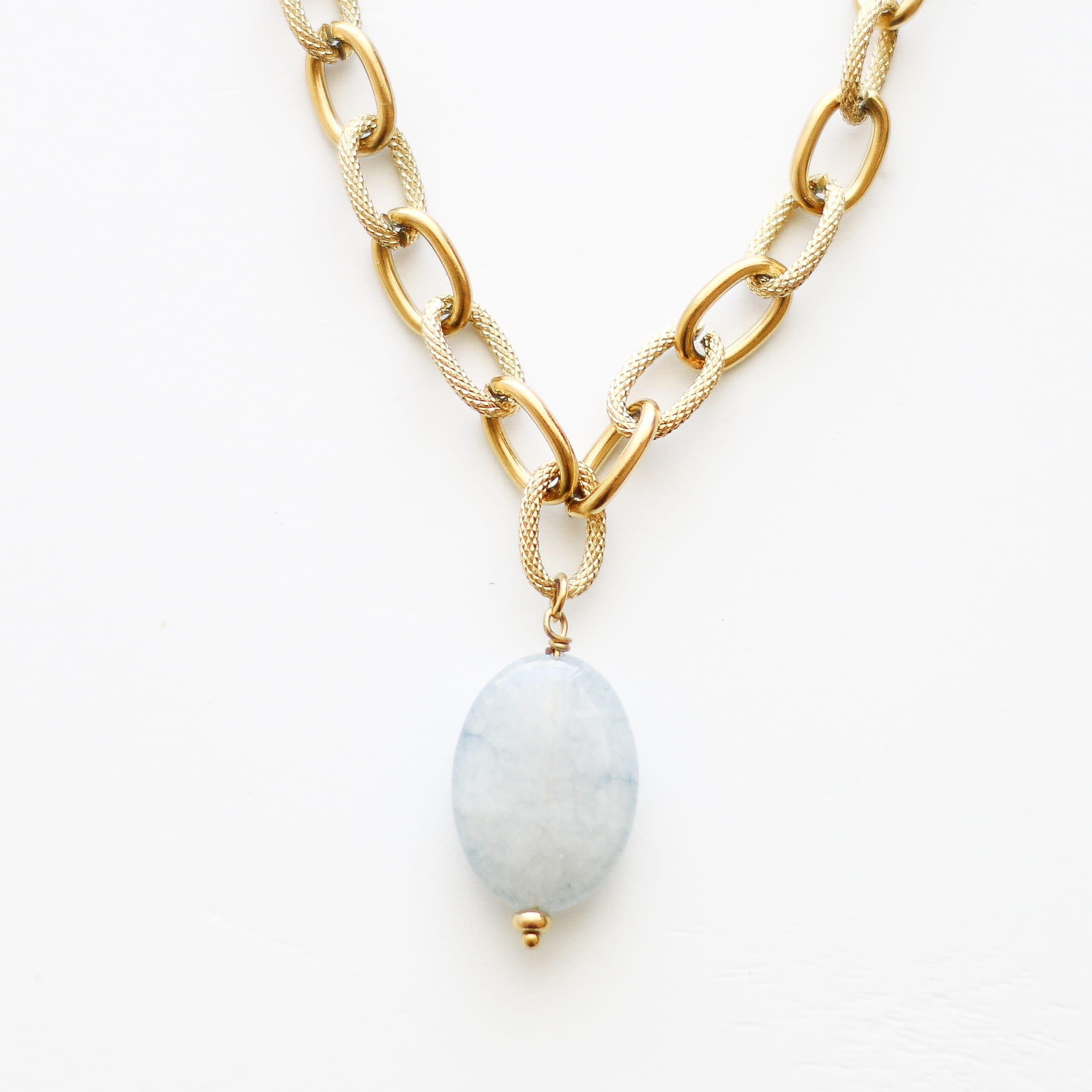 Collier en quartz bleu, bijou femme.