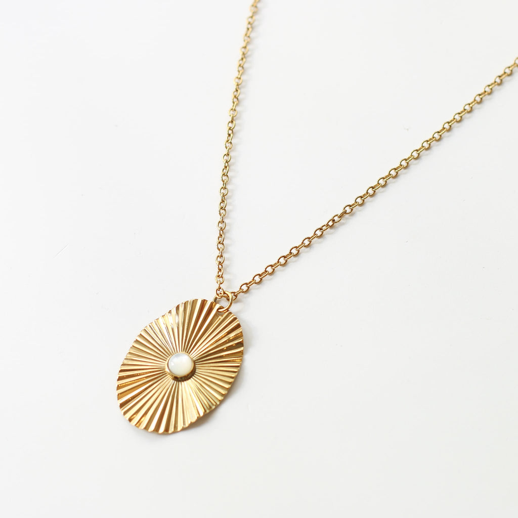 collier sautoir nacre blanche doré acier