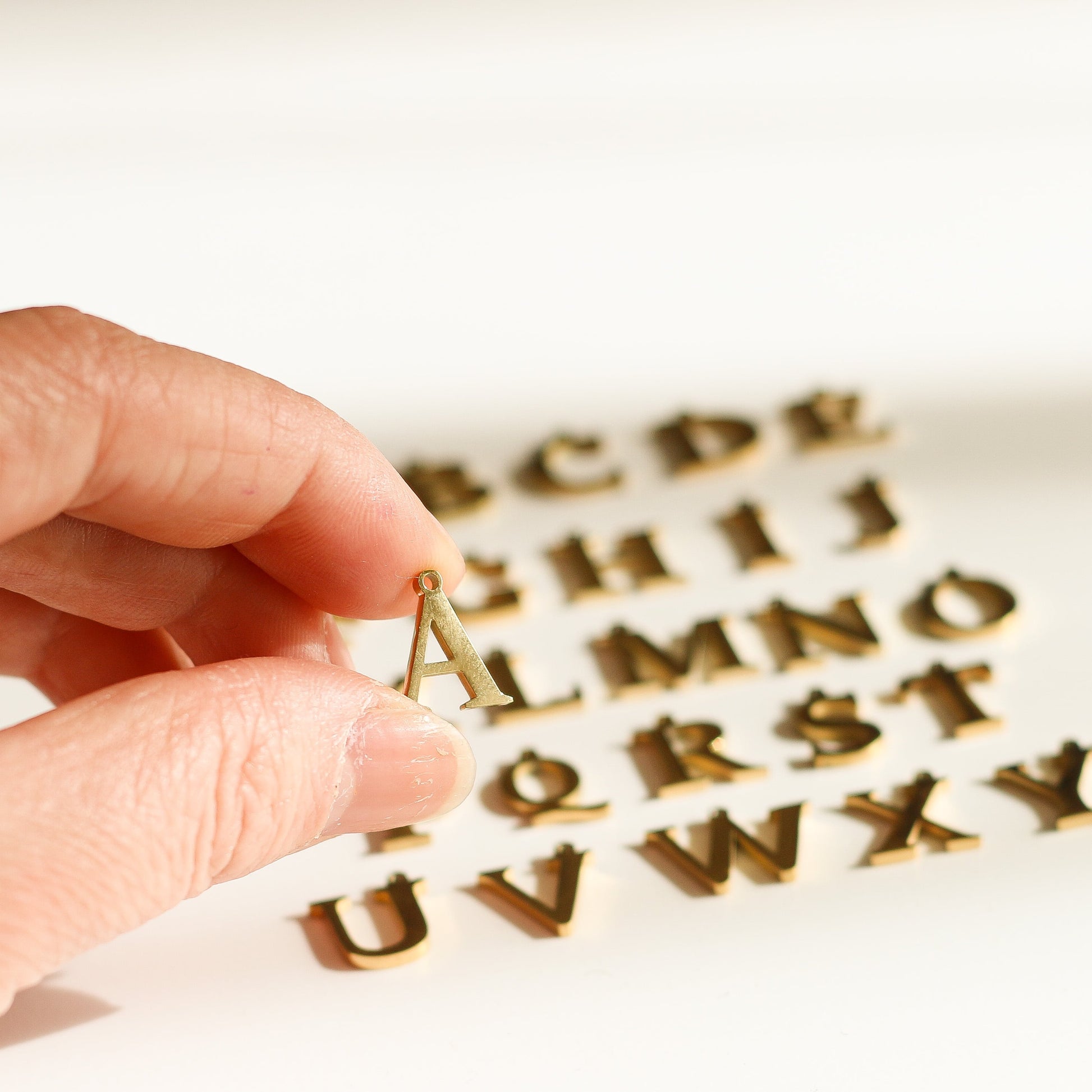 Pendentif Charm's Lettre grande - Mahny Jewelry