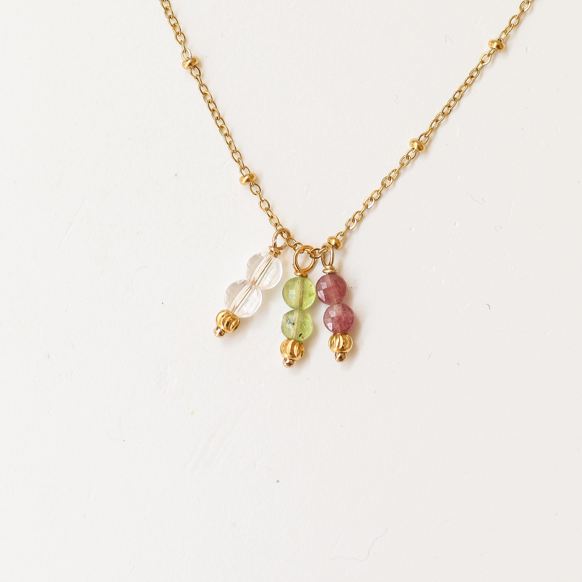 collier personnalisable cristal de roche péridot quartz fraise