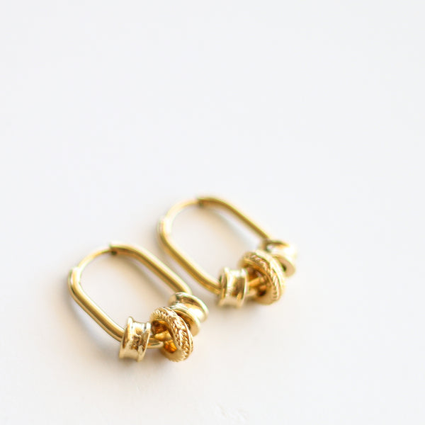 Anneaux rectangle Perles dorées