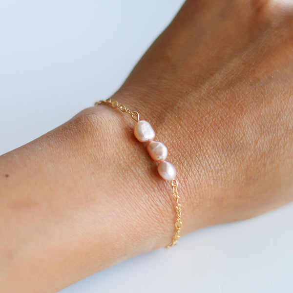 Pink pearls bracelet