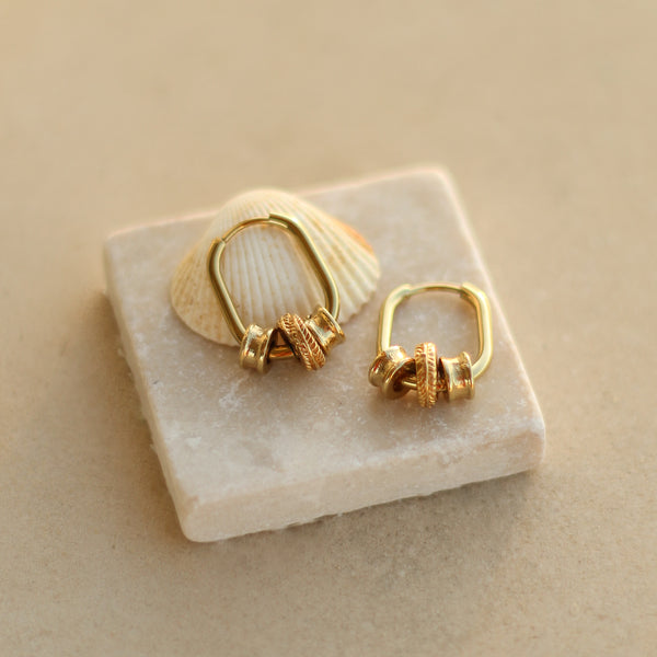 Rectangle rings Golden pearls