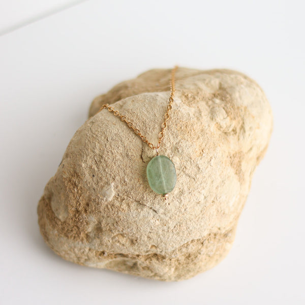 collier doré aventurine créateur laiton